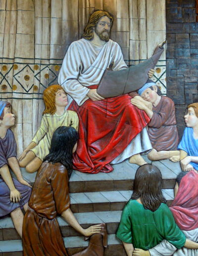 Mural de cerámica religiosa