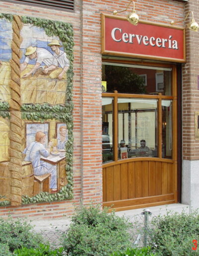 mural de cerámica cervecería